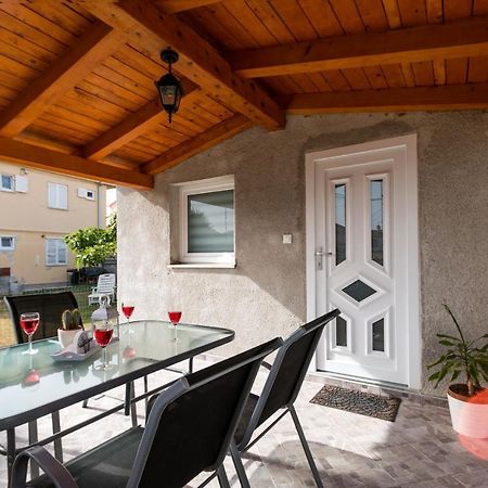 Holiday Apartment Near The Beach Фажана Екстер'єр фото
